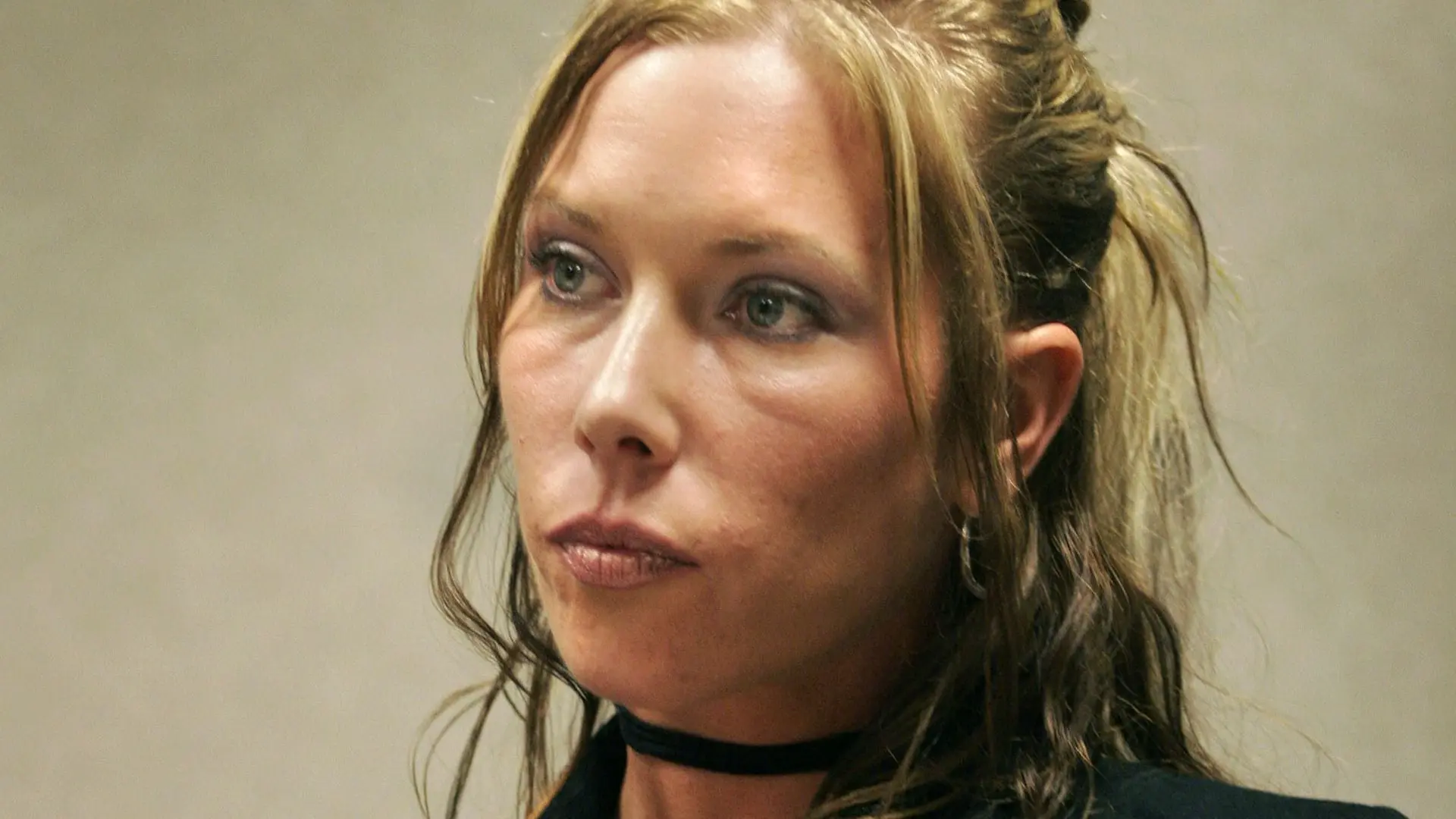 Eminems Ex Kim Scott bricht bei Verhaftung in Tränen aus